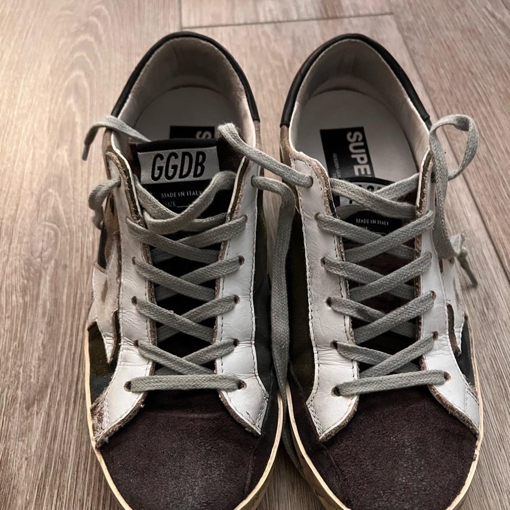Golden Goose Superstar Sneaker - Picture 2 of 5